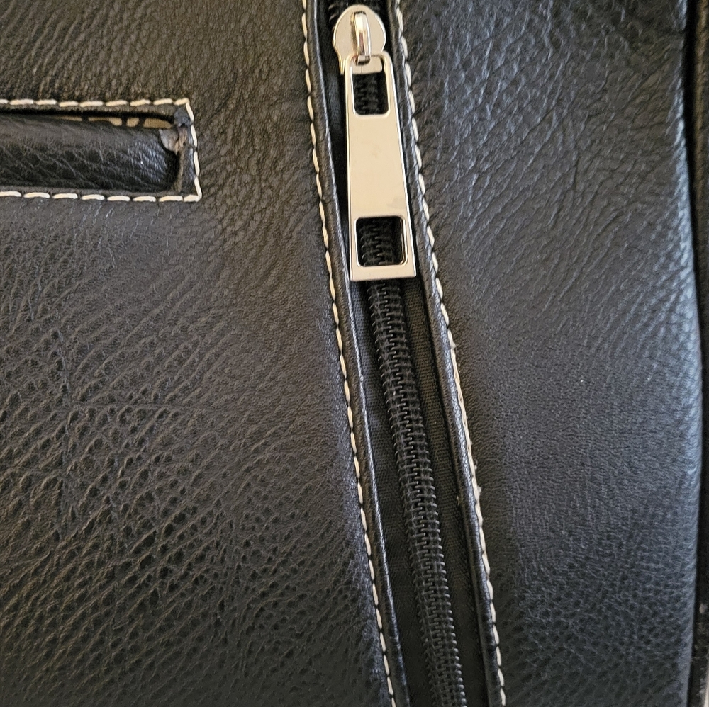Black Purse - Picture 8 of 10